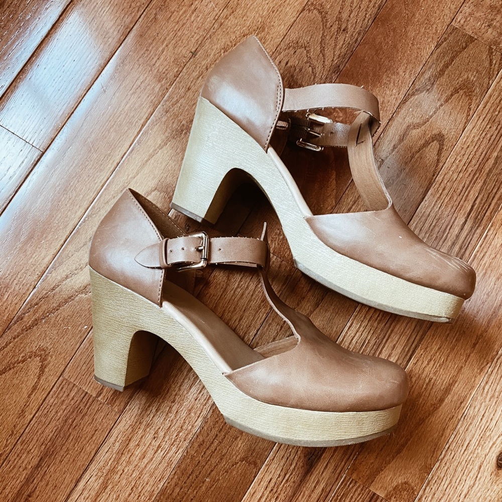 Old navy clogs